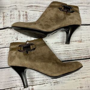 SOFFT "BELVEDERE" Brown Suede Zip Ankle Boots 9N